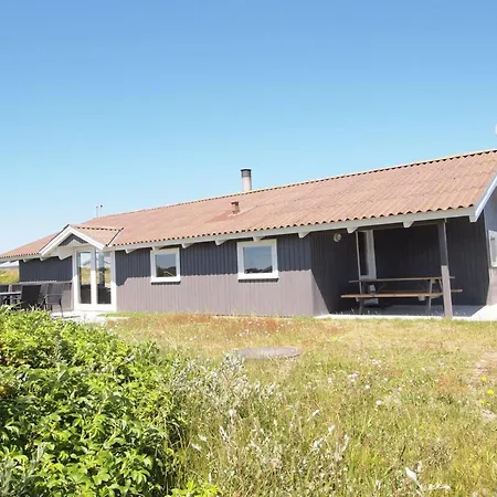 別荘 Lowe - From The Sea By Interhome *