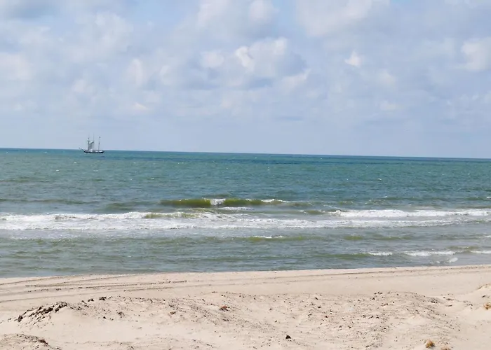 Lowe - From The Sea By Interhome * Bjerregård